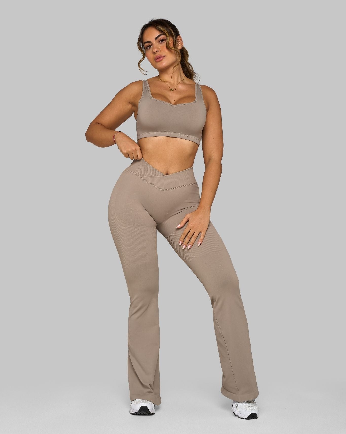 Elevate™ Sculpting Mid V-Waist Scrunch Flare | Latte