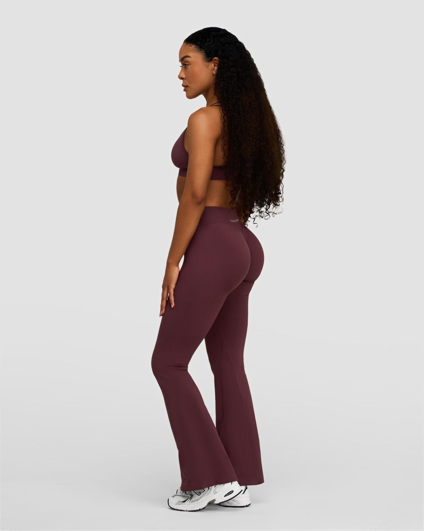 Elevate™ Sculpting Mid V-Waist Scrunch Flare | Dark Mauve