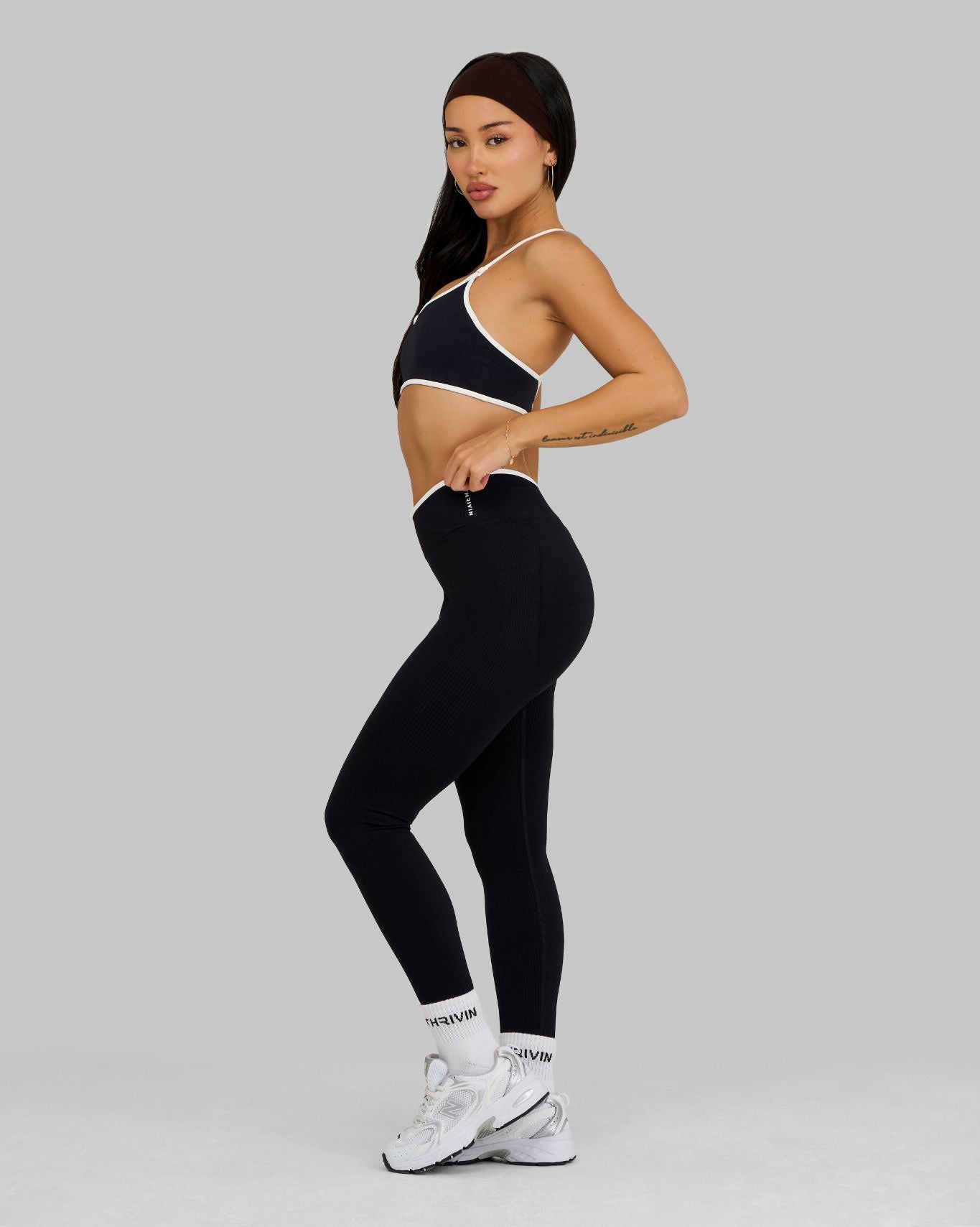 Outline V-Waist Leggings | Night Black